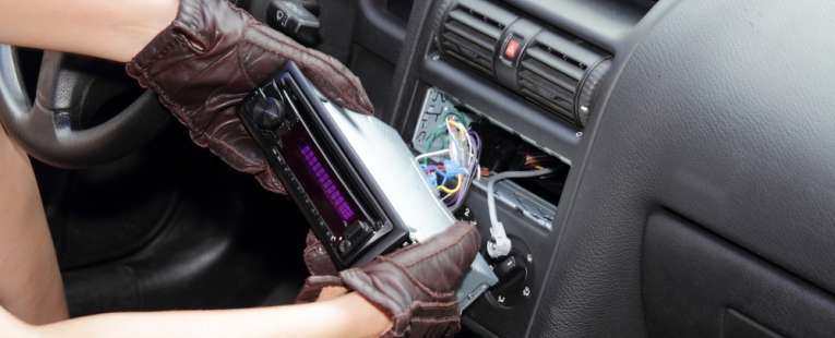 Kradzież radia z samochodu