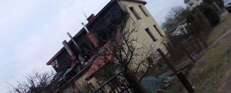 Budynek po pożarze na ulicy Mostowej w Żyrardowie